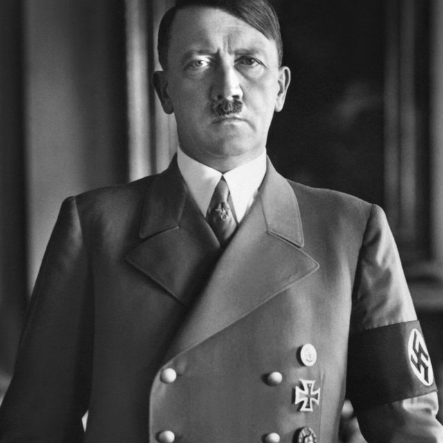Адольф Гитлер